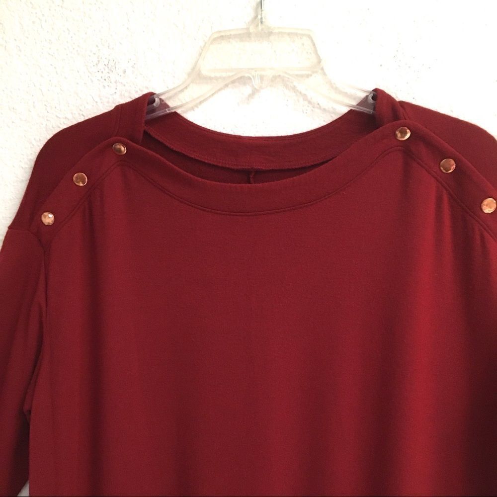 Isabel Maternity cranberry snap neck top M - Picture 3 of 7